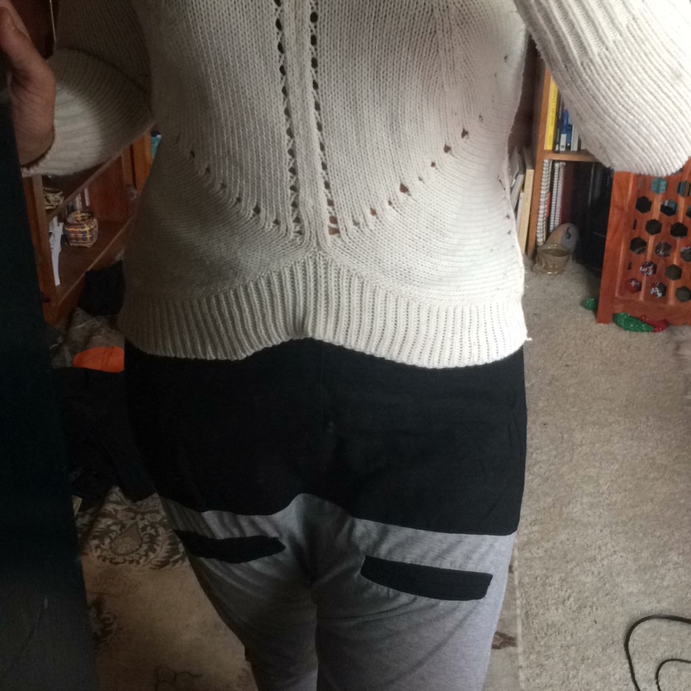 Tulip Cut Ann Taylor Loft Sweater - Picture 3 of 9